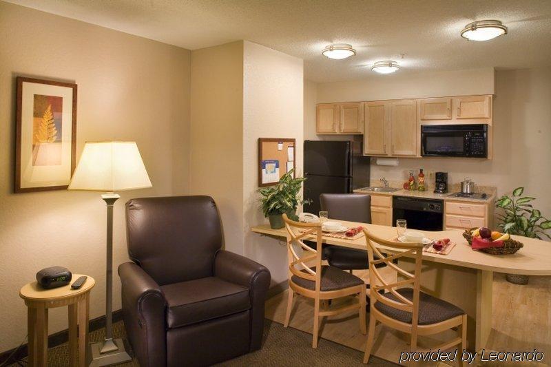 Candlewood Suites Milwaukee Brown Deer, An Ihg Hotel Habitación foto